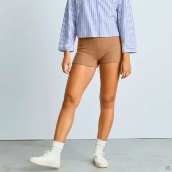 EVERLINE THE COZYSTRETCH SHORT SIZE L NWOT - Picture 1 of 10